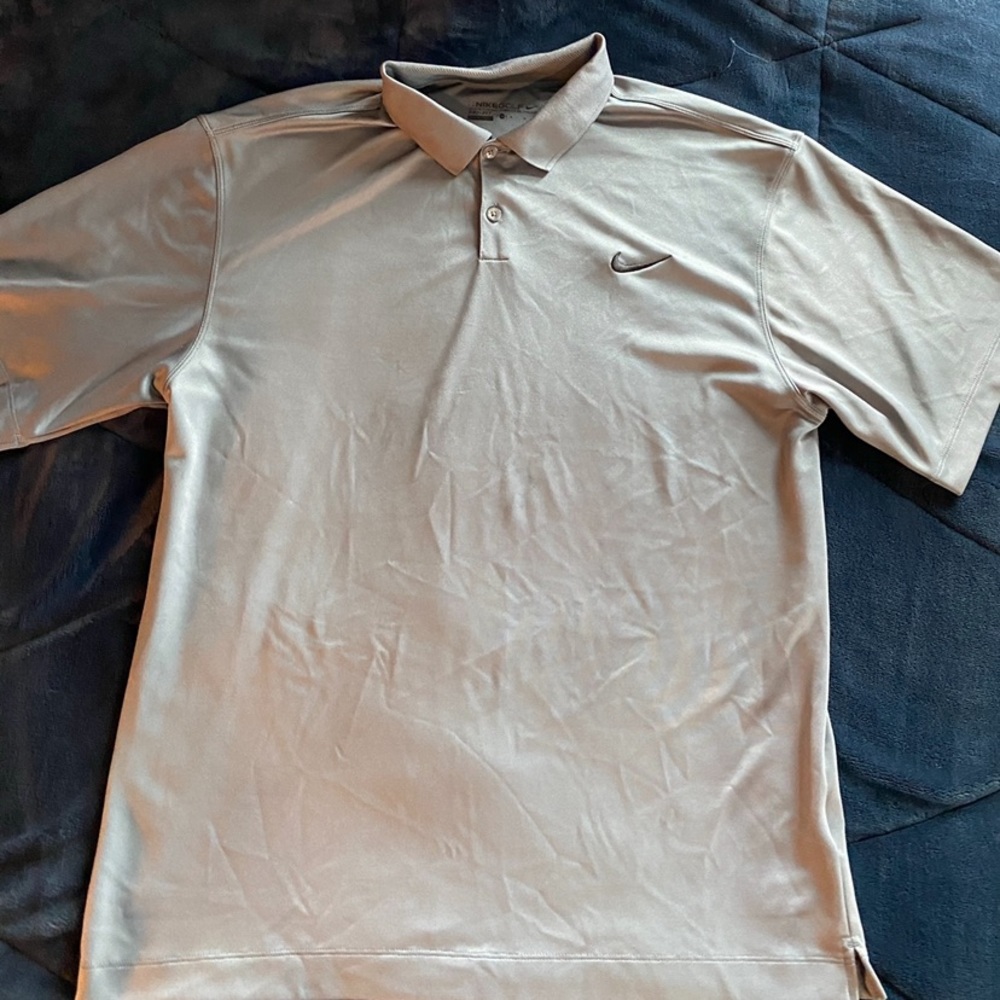 Nike golf tee dri fit medium